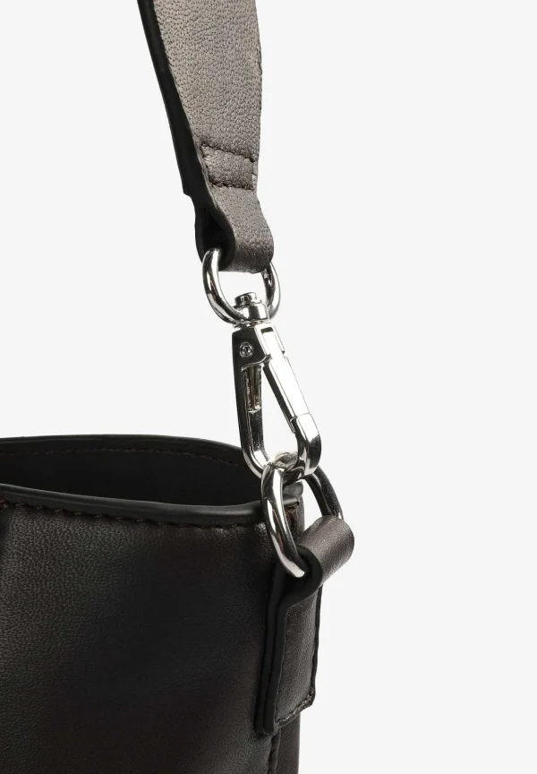 Discount Scalpers Bolso Hobo Piel Tachuelas