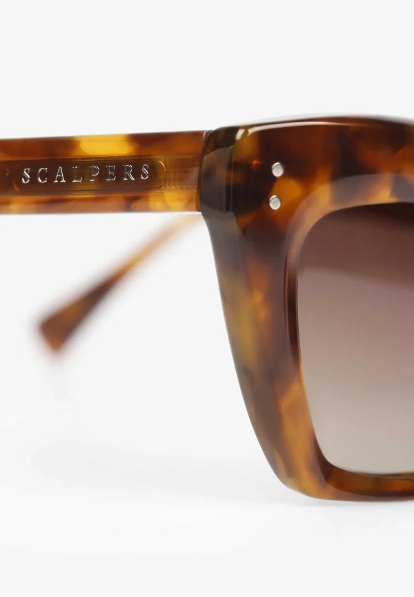 Shop Scalpers Gafas Sol Carey Cat Eye