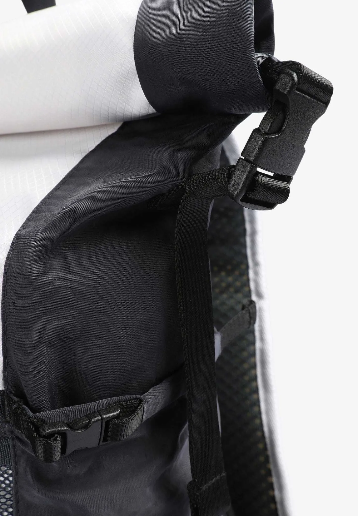 mochila_tecnica_roll_top_2.webp Store Scalpers Mochila Tecnica Roll Top