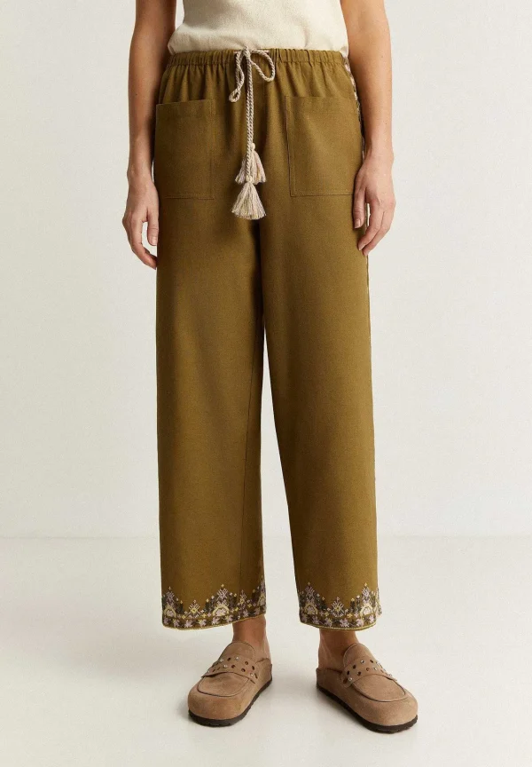 Hot Scalpers Pantalon Detalle Bordado Etnico