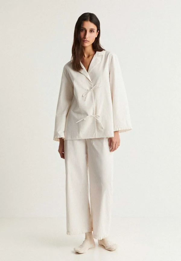 Store Scalpers Pijama Rayas Detalle Lazos