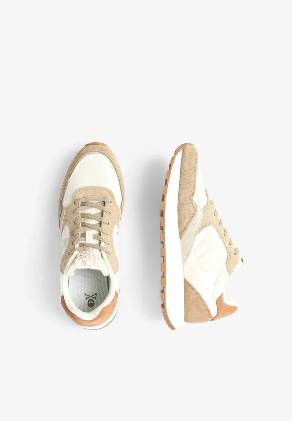 Hot Scalpers Sneakers Detalle Metalizado