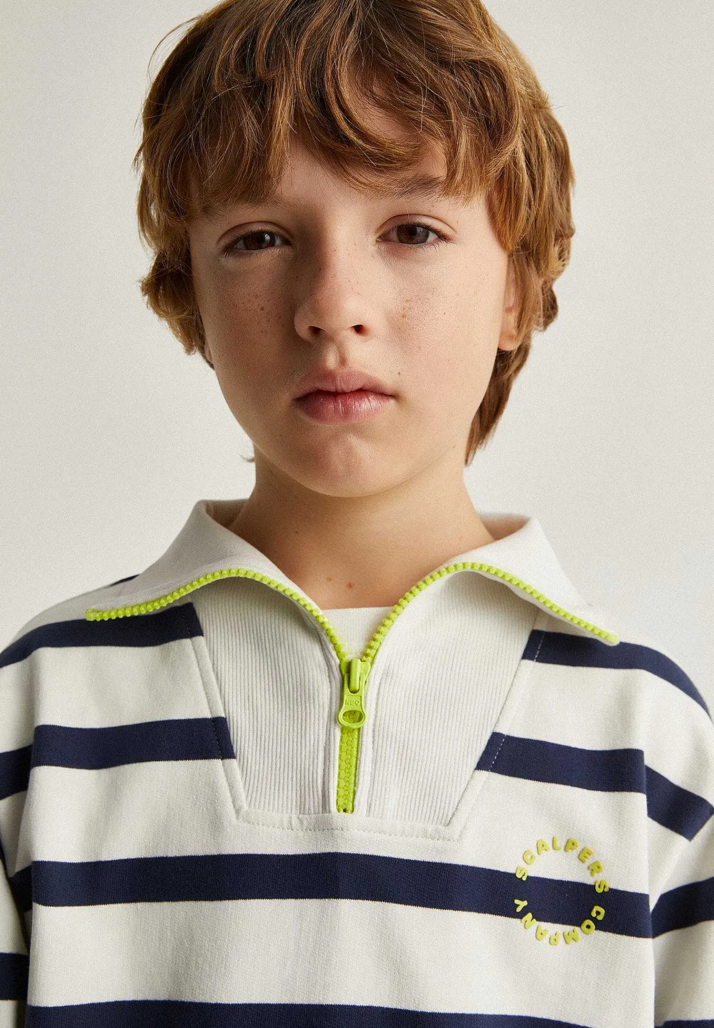 sudadera_rayas_detalle_cr_2.webp Store Scalpers Sudadera Rayas Detalle Cremallera